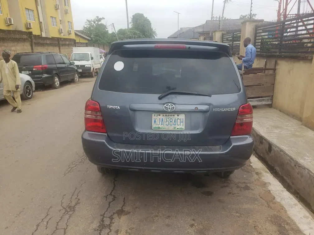 Toyota Highlander 2004 Blue