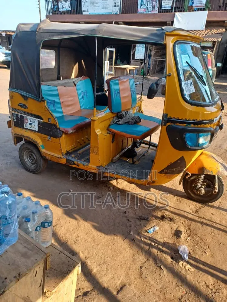 TVS King Deluxe Plus iTouch Start 2022 Yellow