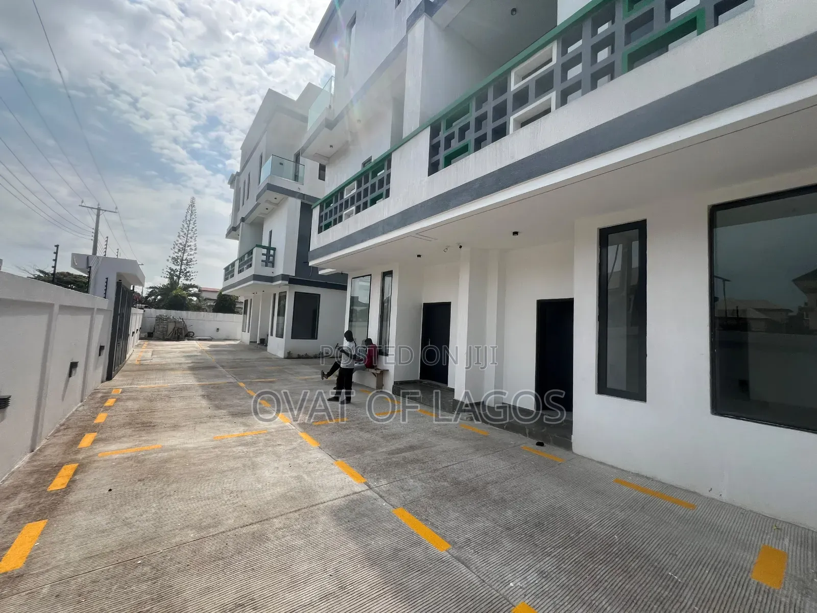 4bdrm Duplex in Lekki Phase 1 for sale