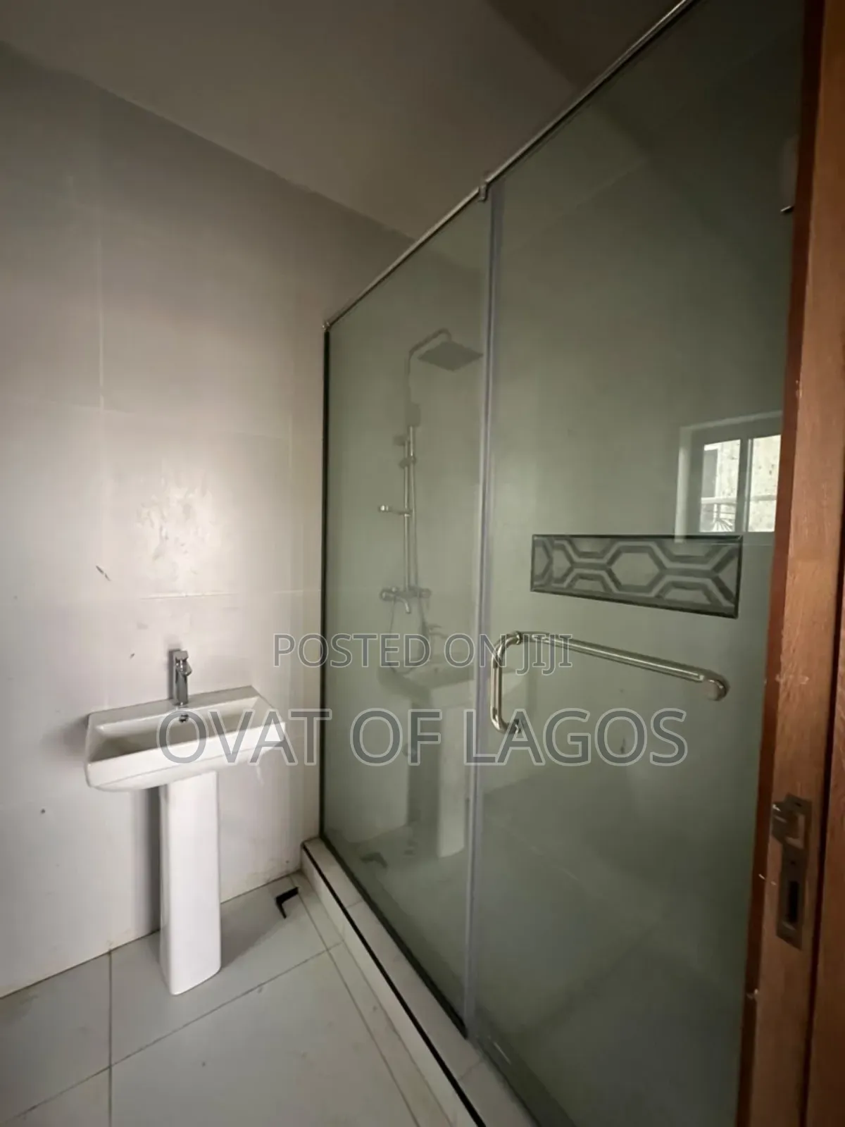 2bdrm Apartment in Lekki Phase 1 for sale