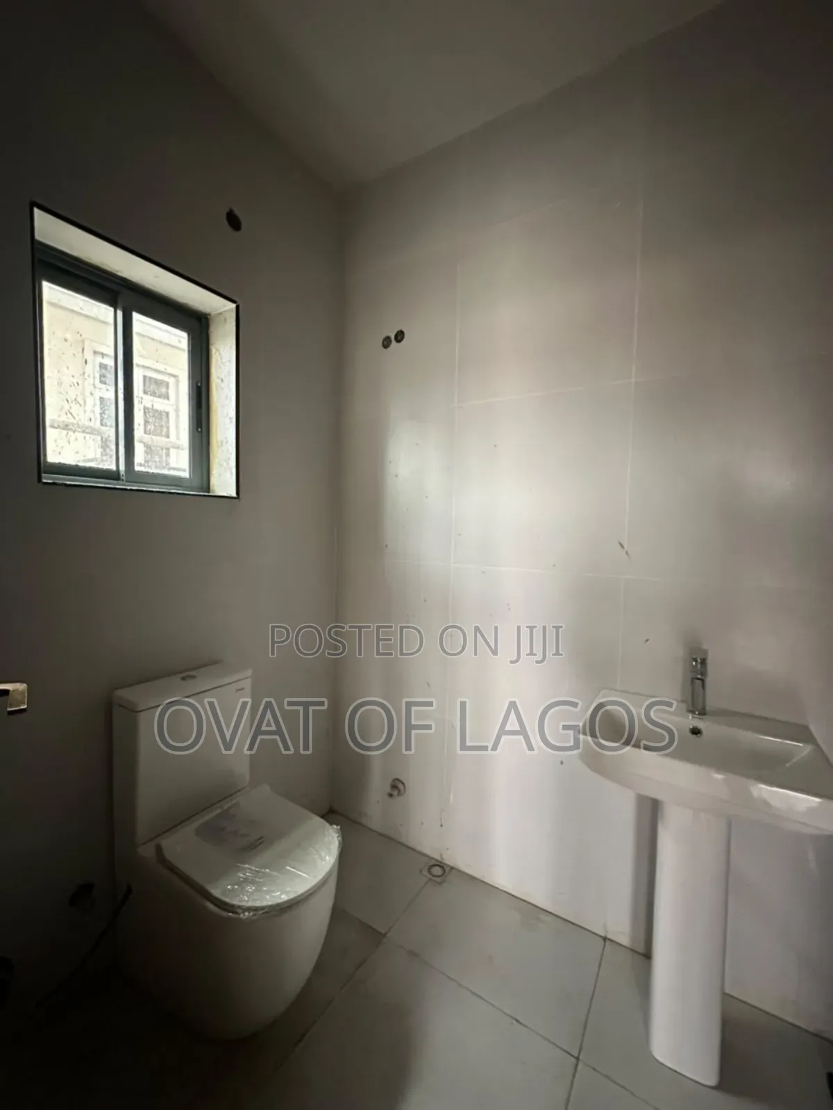 2bdrm Apartment in Lekki Phase 1 for sale