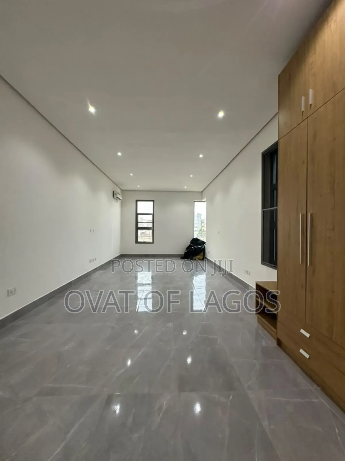 5bdrm House in Banana Island for sale