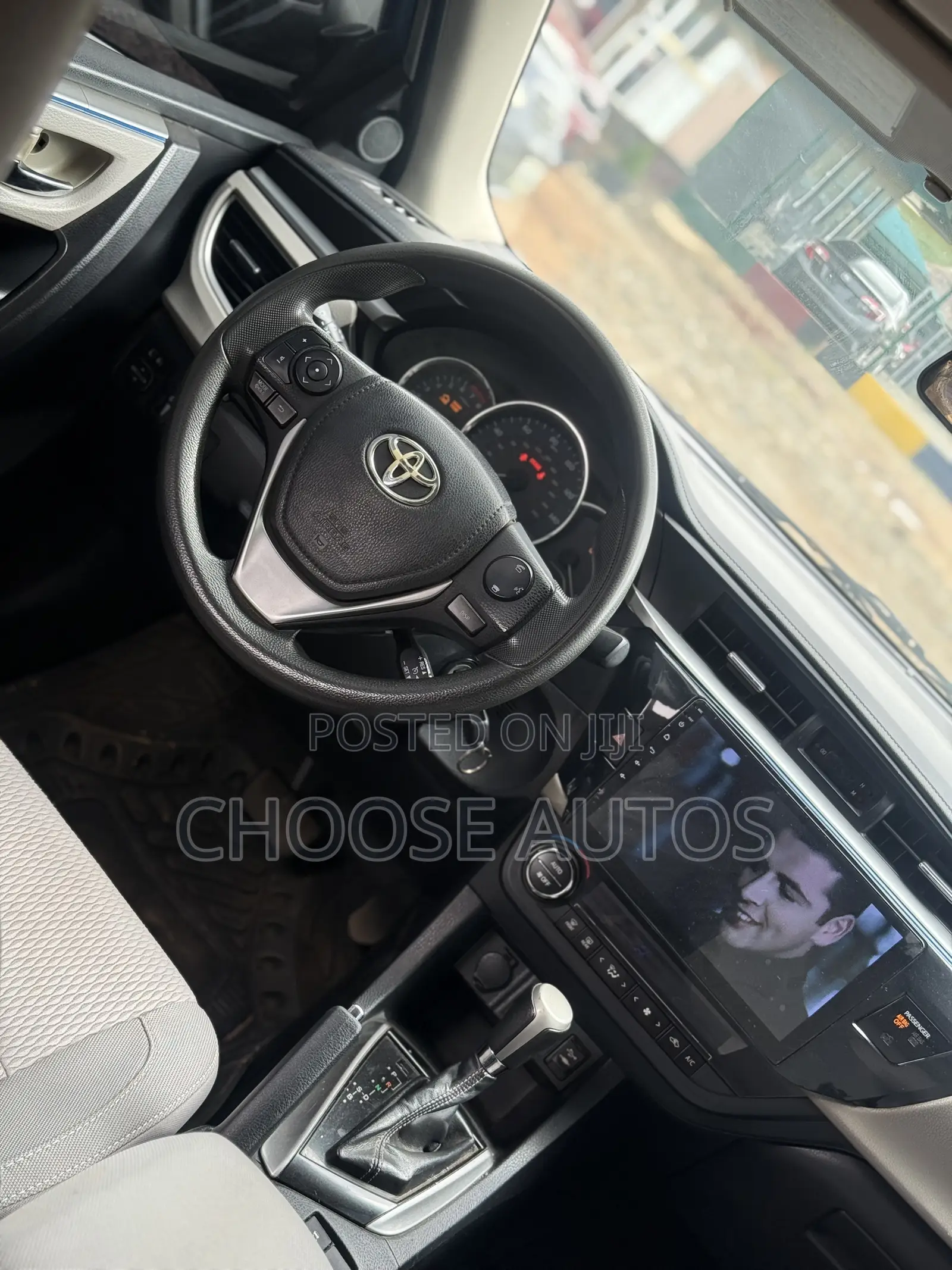Toyota Corolla LE 4dr Sedan (1.8L 4cyl CVT) 2015 Silver