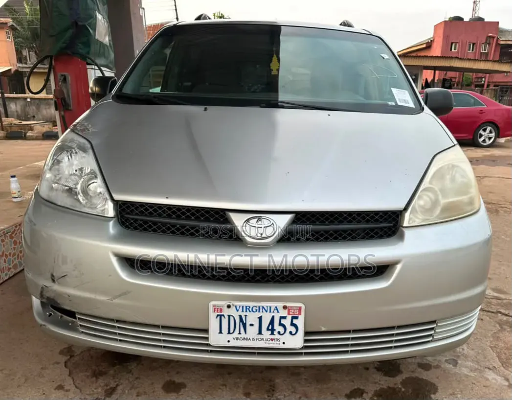 Toyota Sienna 2005 Gold