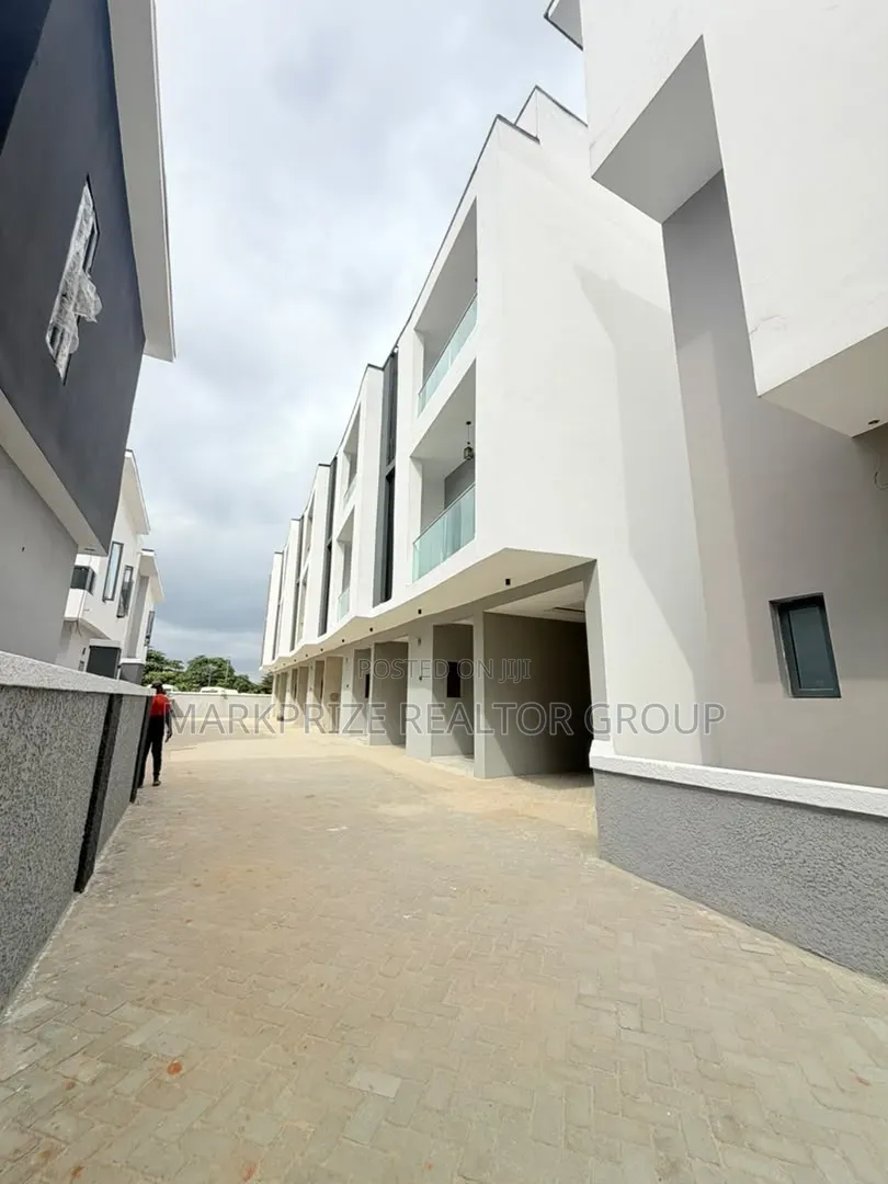 4bdrm Duplex in Ogudu Gra Lagos for sale