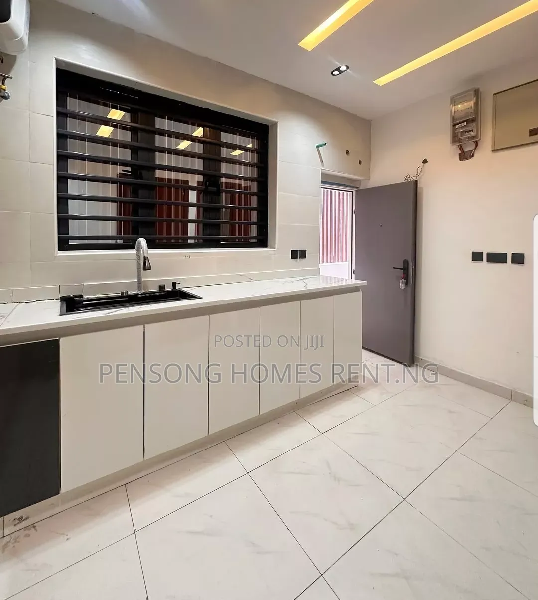 2bdrm Apartment in Oniru Estate, Kofo Abayomi for rent