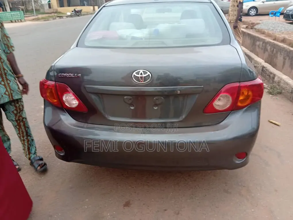 Toyota Corolla 2010 Beige