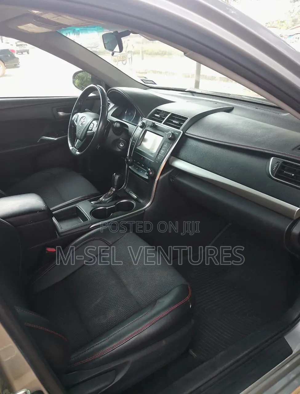 Toyota Camry 2017 Silver
