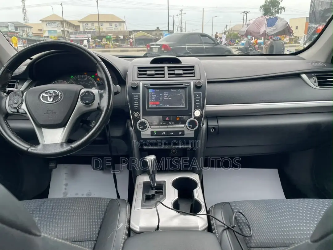 Toyota Camry SE 4dr Sedan (2.5L 4cyl 6A) 2012 Black
