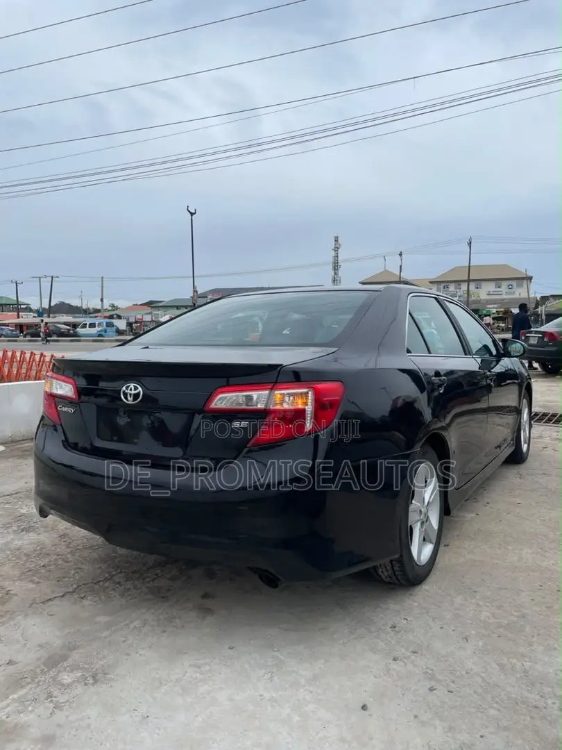 Toyota Camry SE 4dr Sedan (2.5L 4cyl 6A) 2012 Black