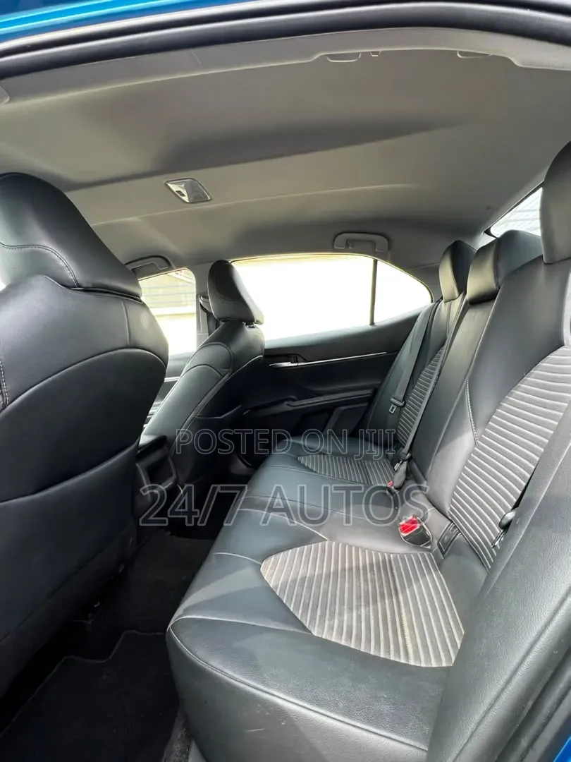 Toyota Camry 2019 Blue