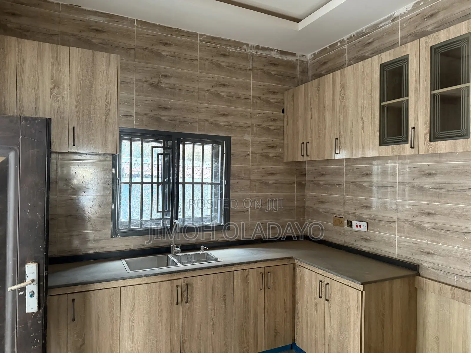 Furnished 4bdrm Duplex in Durumi for sale