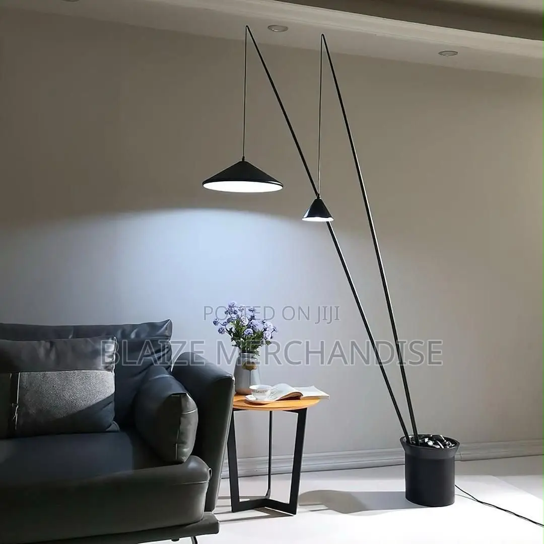 Noir Arc Floor Lamp