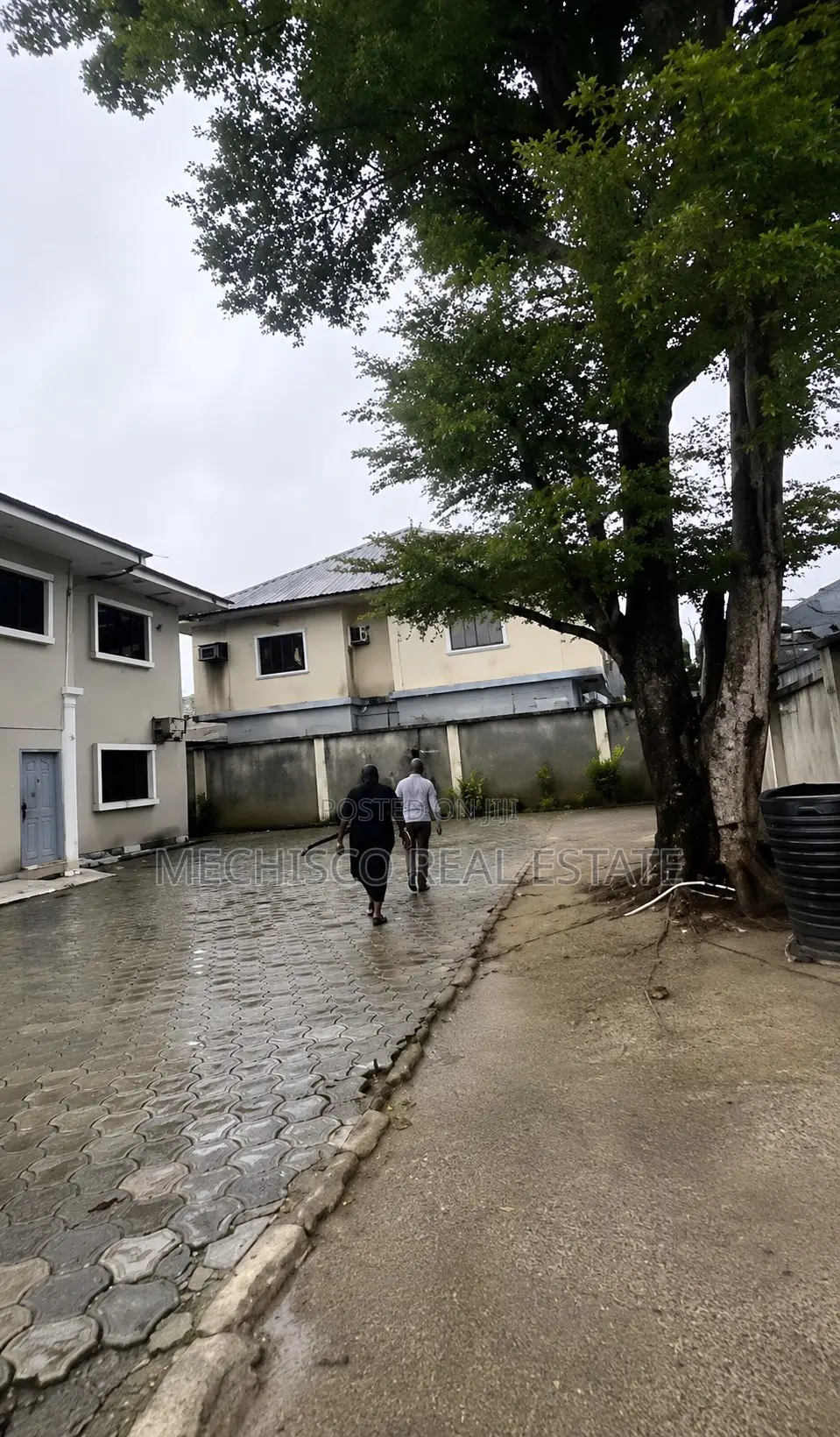 5bdrm Block of Flats in Woji for sale