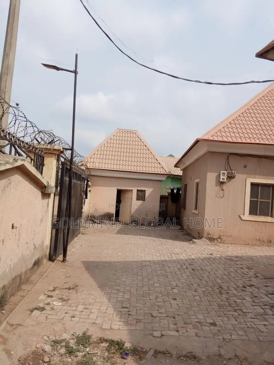 2bdrm Bungalow in Fha Lugbe for sale