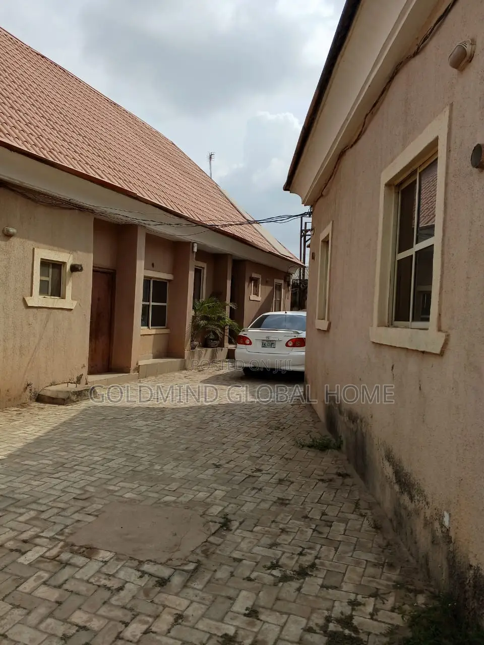 2bdrm Bungalow in Fha Lugbe for sale