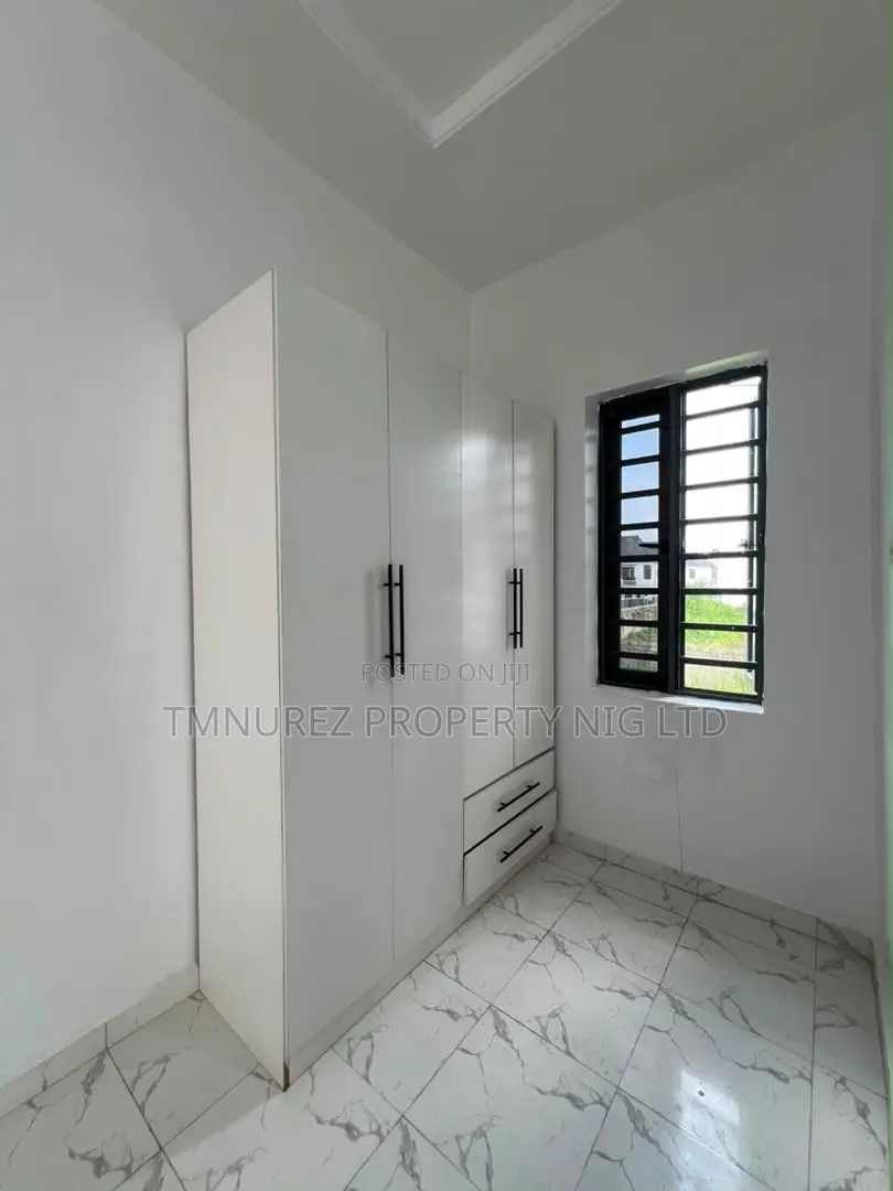 3bdrm Duplex in Chevron for rent