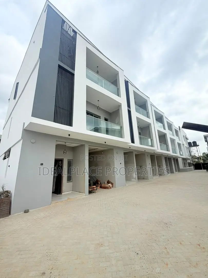 4bdrm Townhouse/Terrace in Ogudu GRA for sale