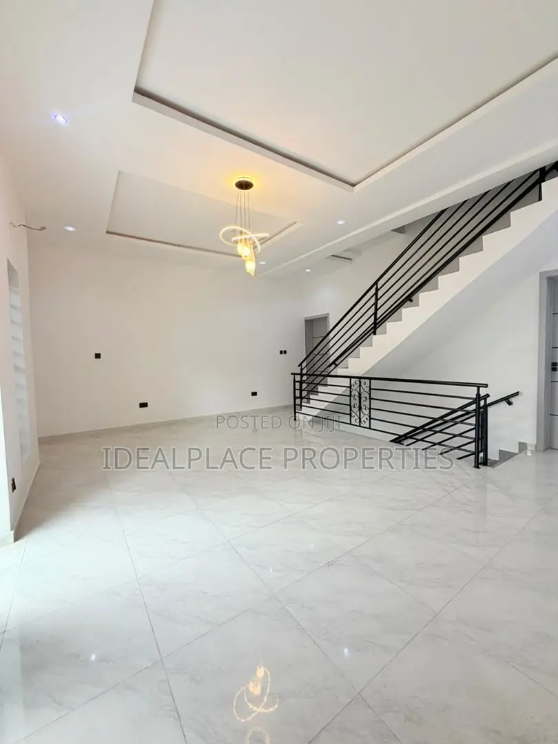 4bdrm Townhouse/Terrace in Ogudu GRA for sale