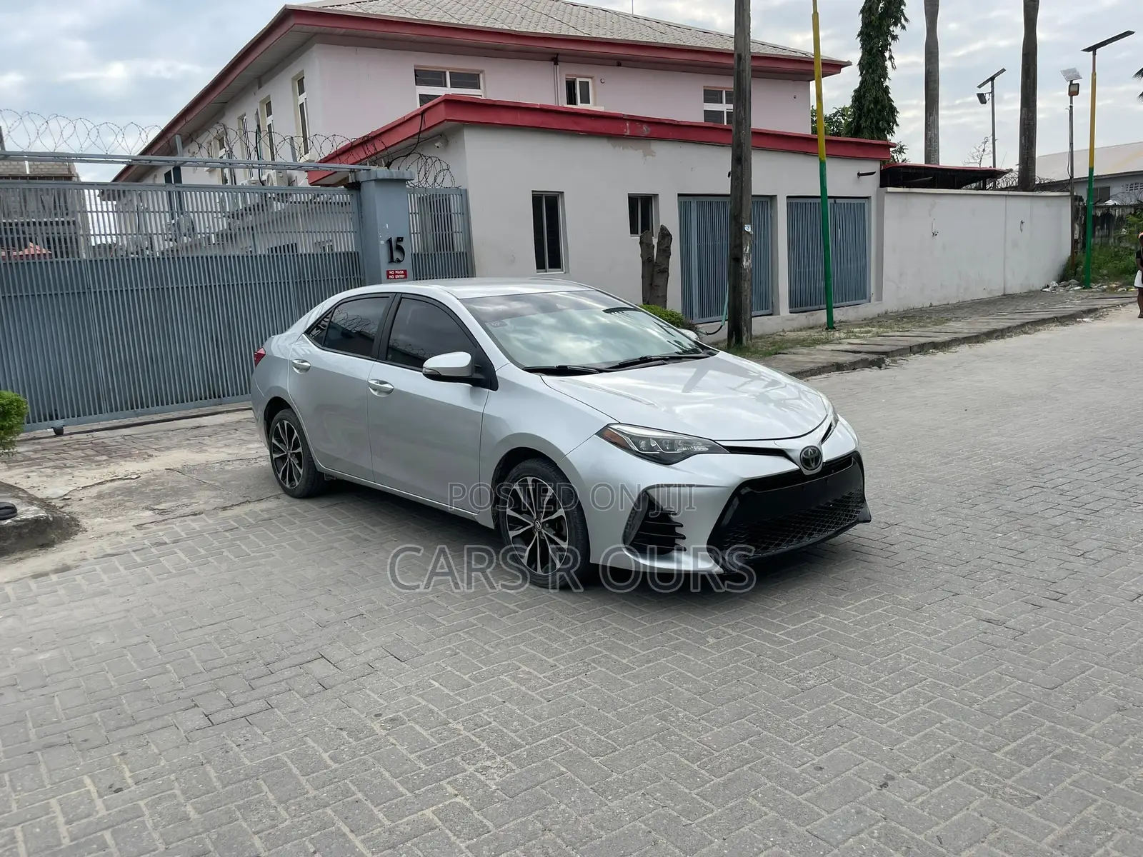 Toyota Corolla SE 4dr Sedan (1.8L 4cyl CVT) 2017 Silver