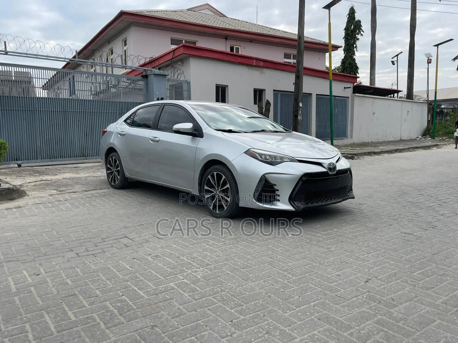Toyota Corolla SE 4dr Sedan (1.8L 4cyl CVT) 2017 Silver