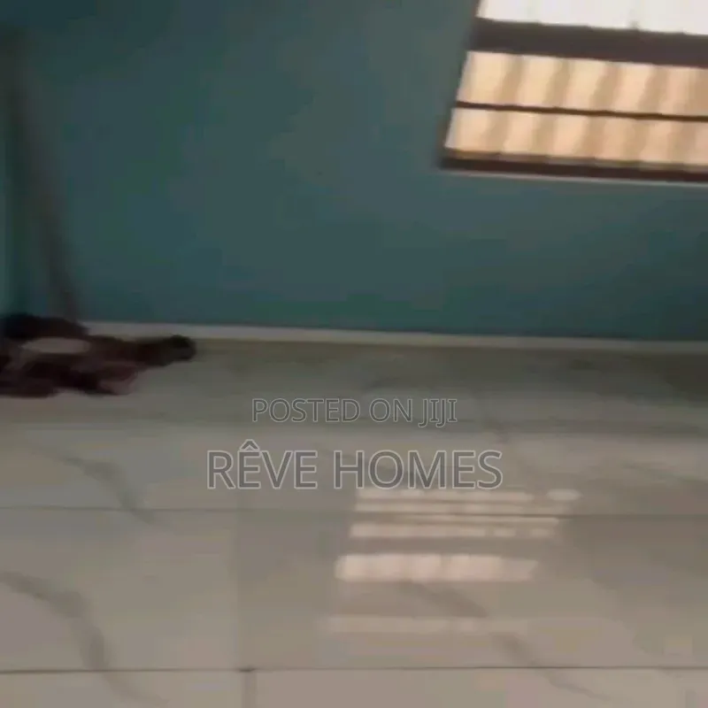 Mini Flat in Adekunle for rent