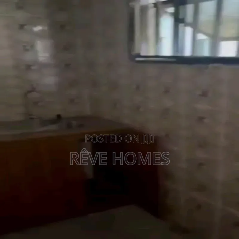 Mini Flat in Adekunle for rent