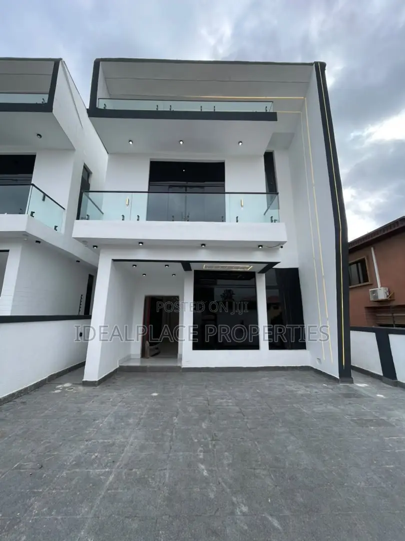 5bdrm Duplex in Ikota for sale