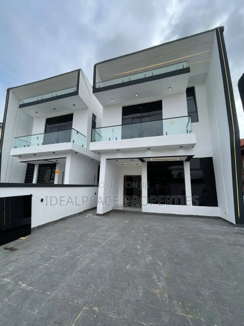 5bdrm Duplex in Ikota for sale