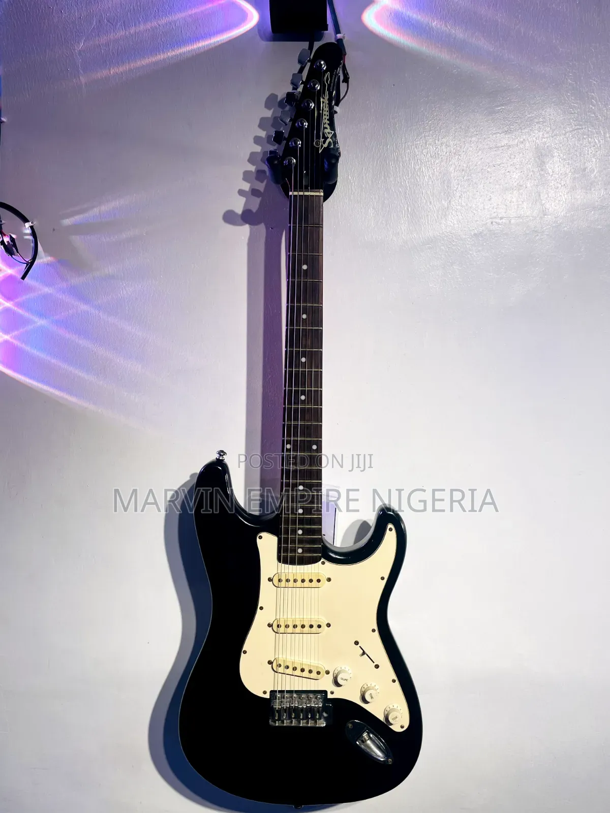 Vintage Samick by Fender Stratocaster-Style Electric Guitar