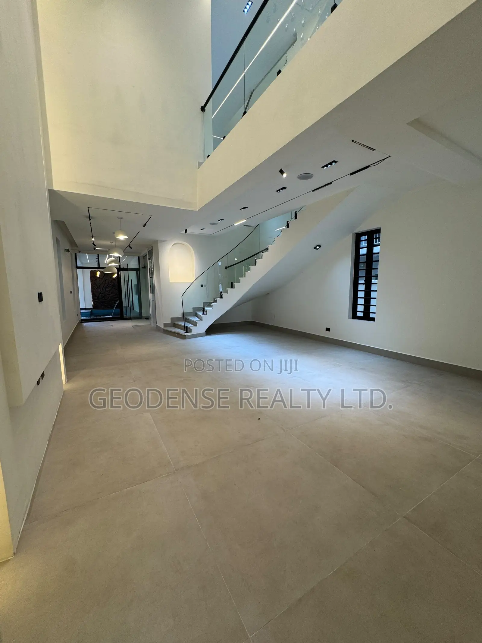 5bdrm Duplex in Lekki Phase 1 for sale