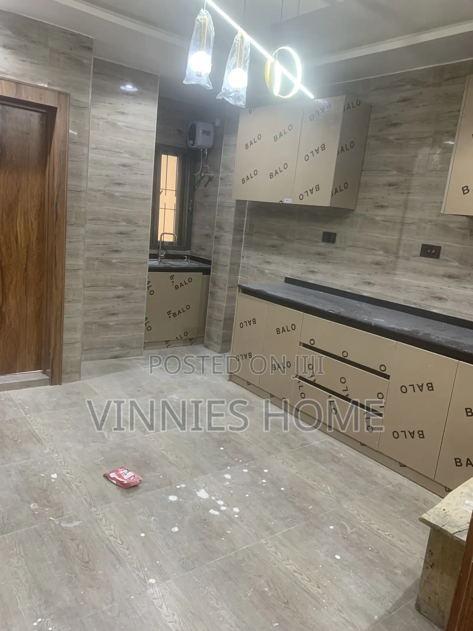 2bdrm Block of Flats in Lekki Phase 1 for rent