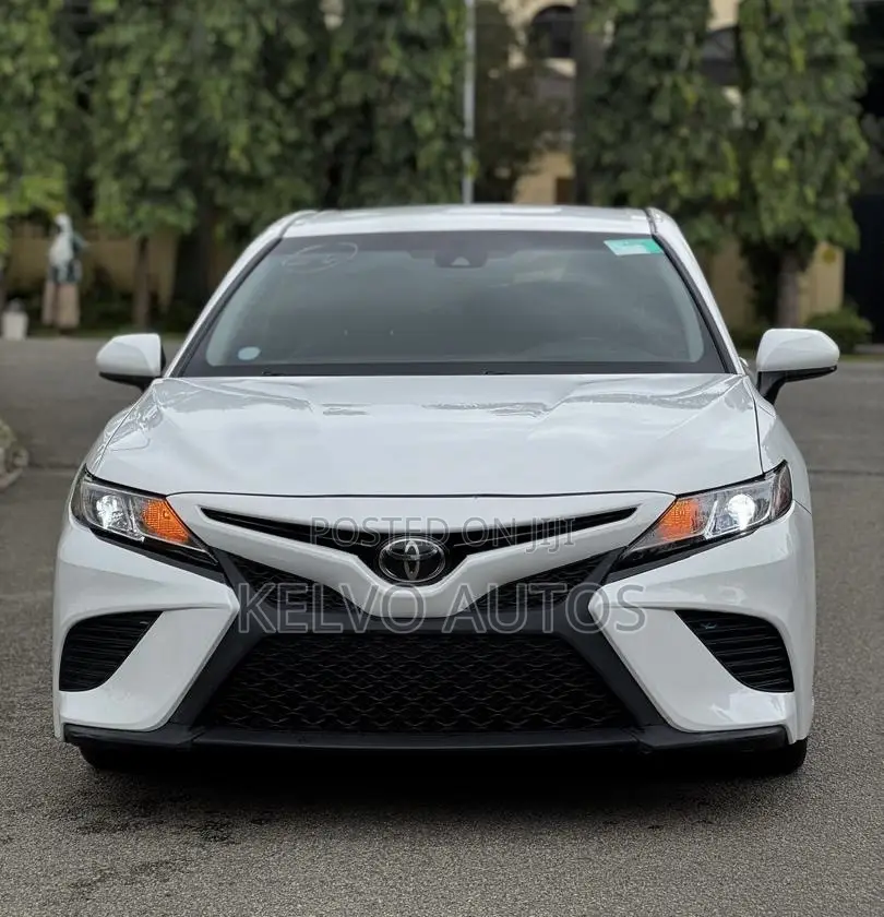 Toyota Camry 2019 White