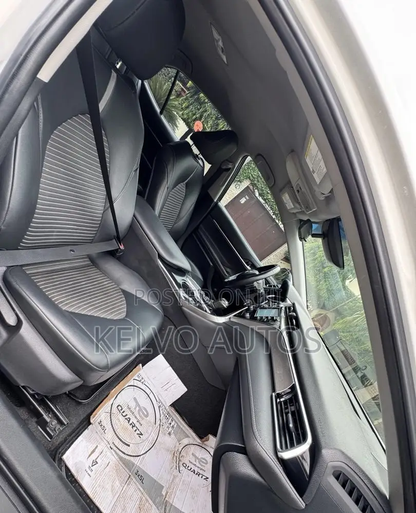 Toyota Camry 2019 White