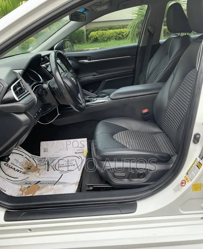 Toyota Camry 2019 White