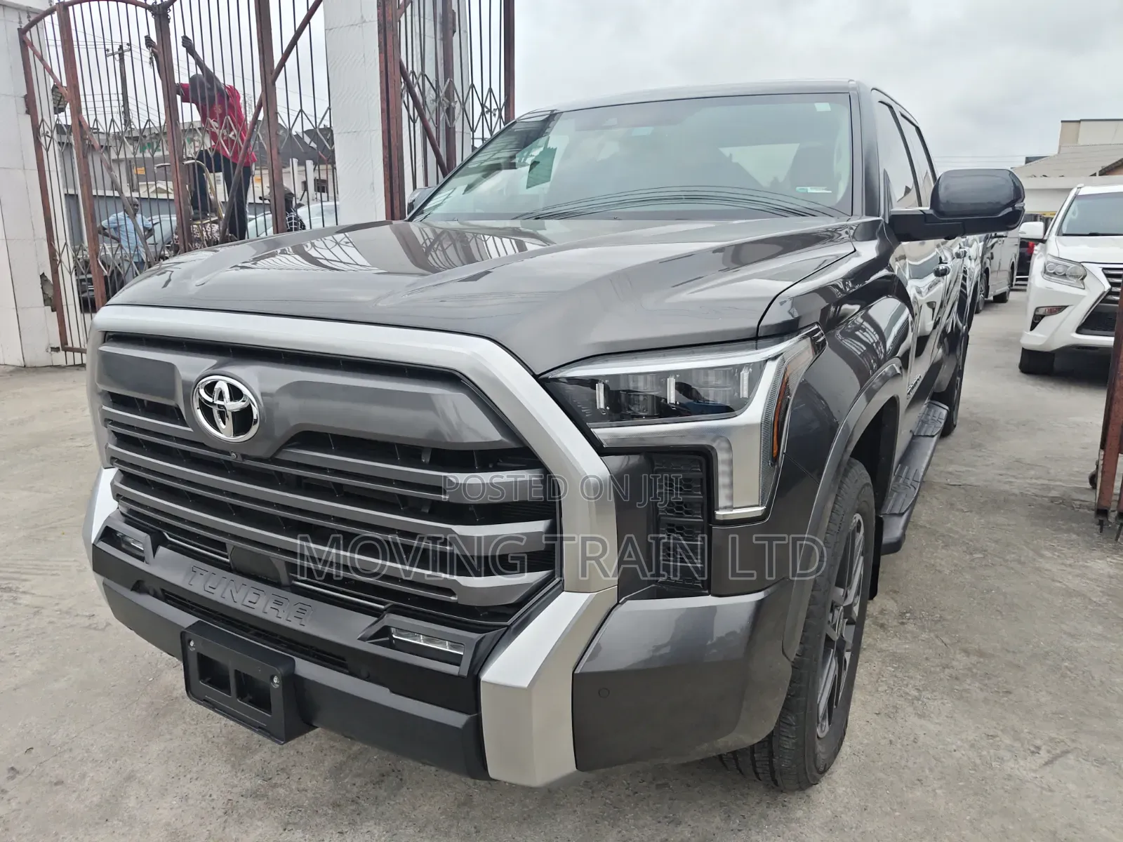 Toyota Tundra 2024 Gray