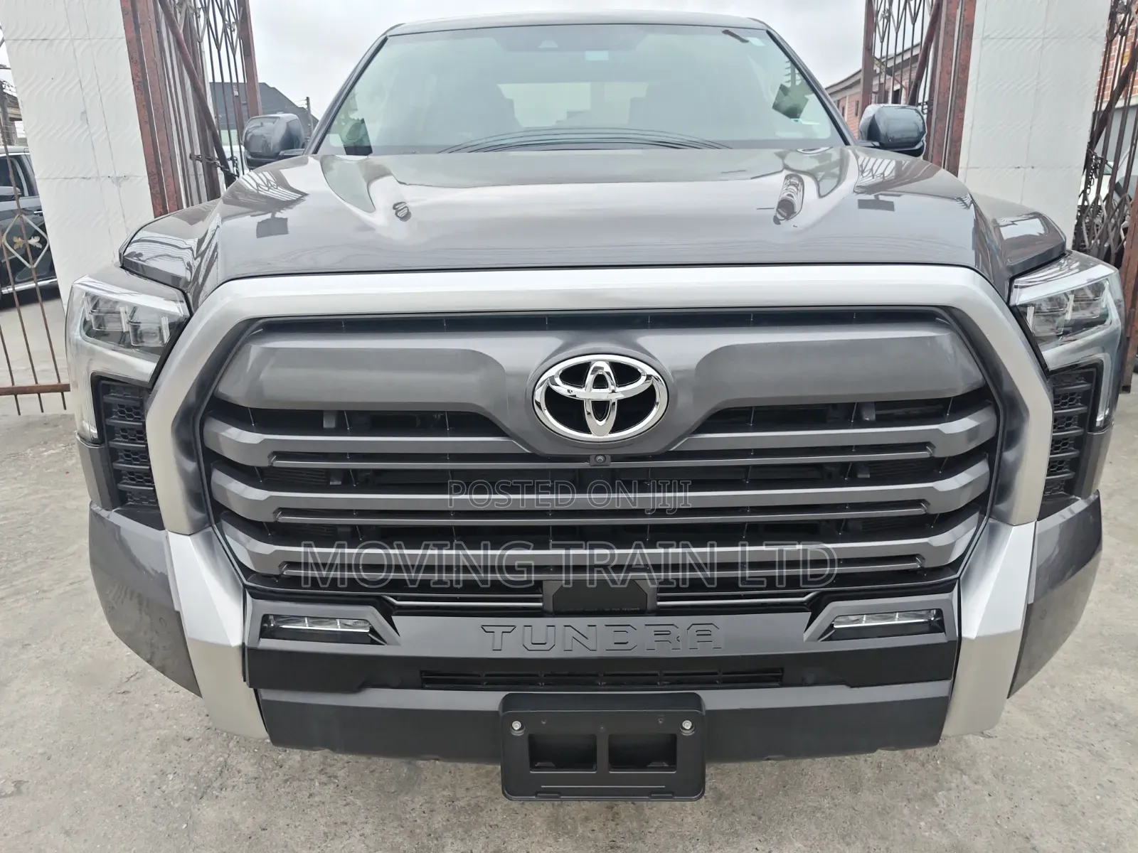 Toyota Tundra 2024 Gray