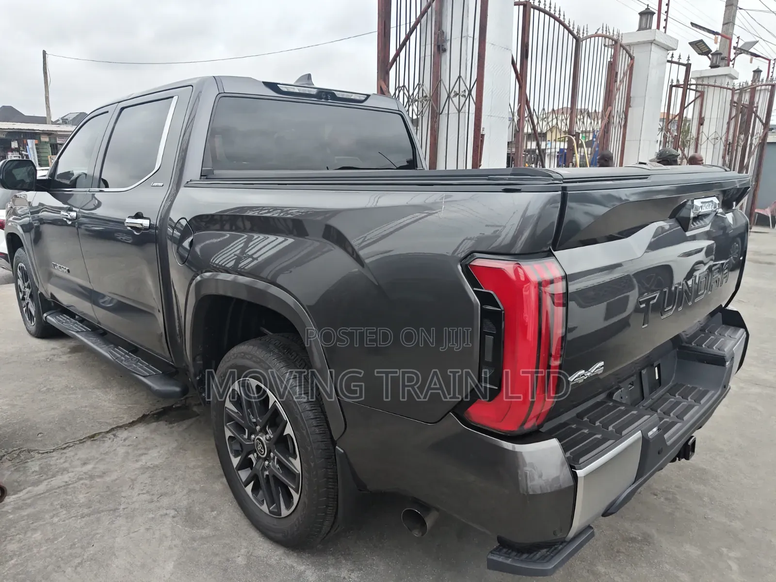 Toyota Tundra 2024 Gray