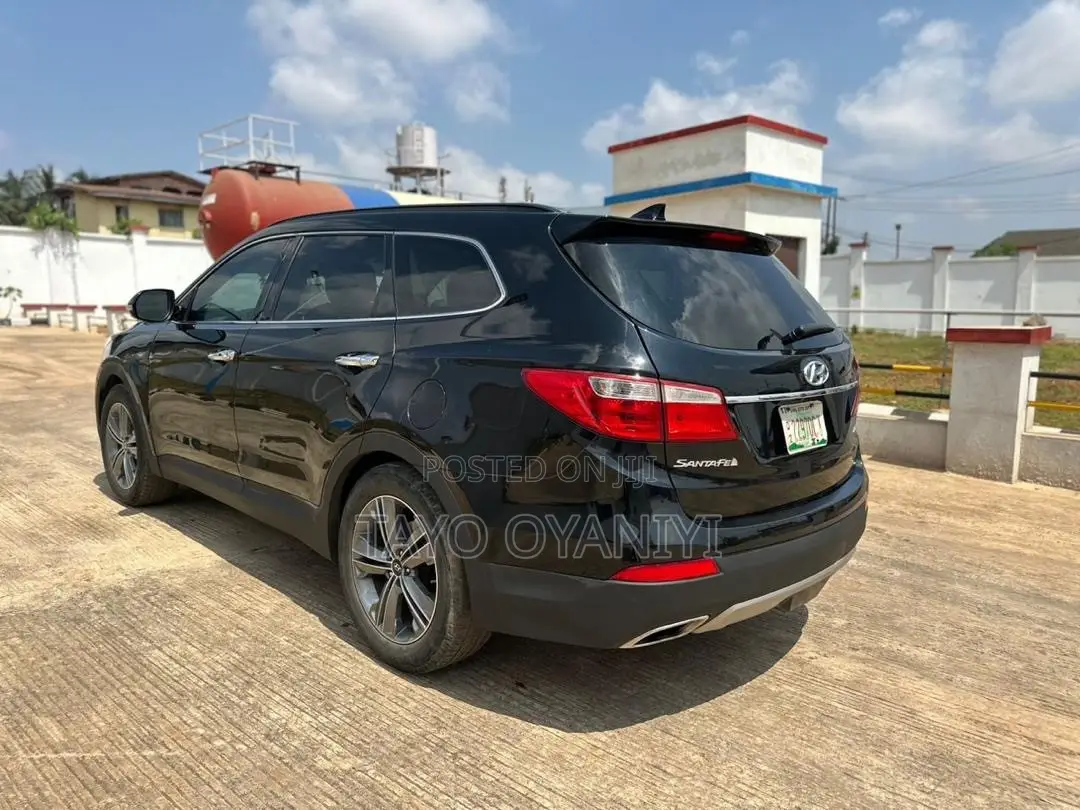 Hyundai Santa Fe Limited w/Saddle Interior 4dr SUV (3.3L 6cyl 6A) 2015