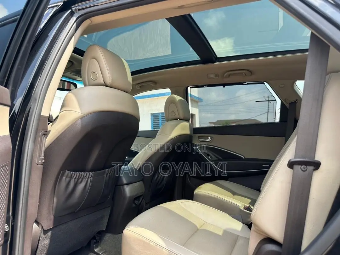 Hyundai Santa Fe Limited w/Saddle Interior 4dr SUV (3.3L 6cyl 6A) 2015