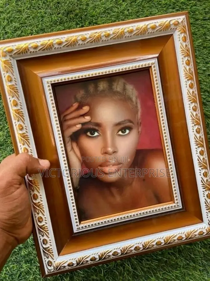 Portrait Frames, Family Photo Frames Professional Picture Framing