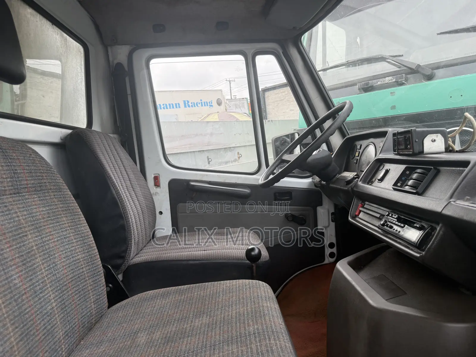 Foreign Used Mercedes Benz 3100 Refrigerator Truck.