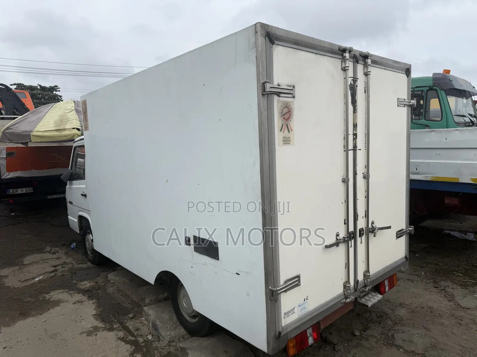 Foreign Used Mercedes Benz MB1000 Refrigerator Truck.