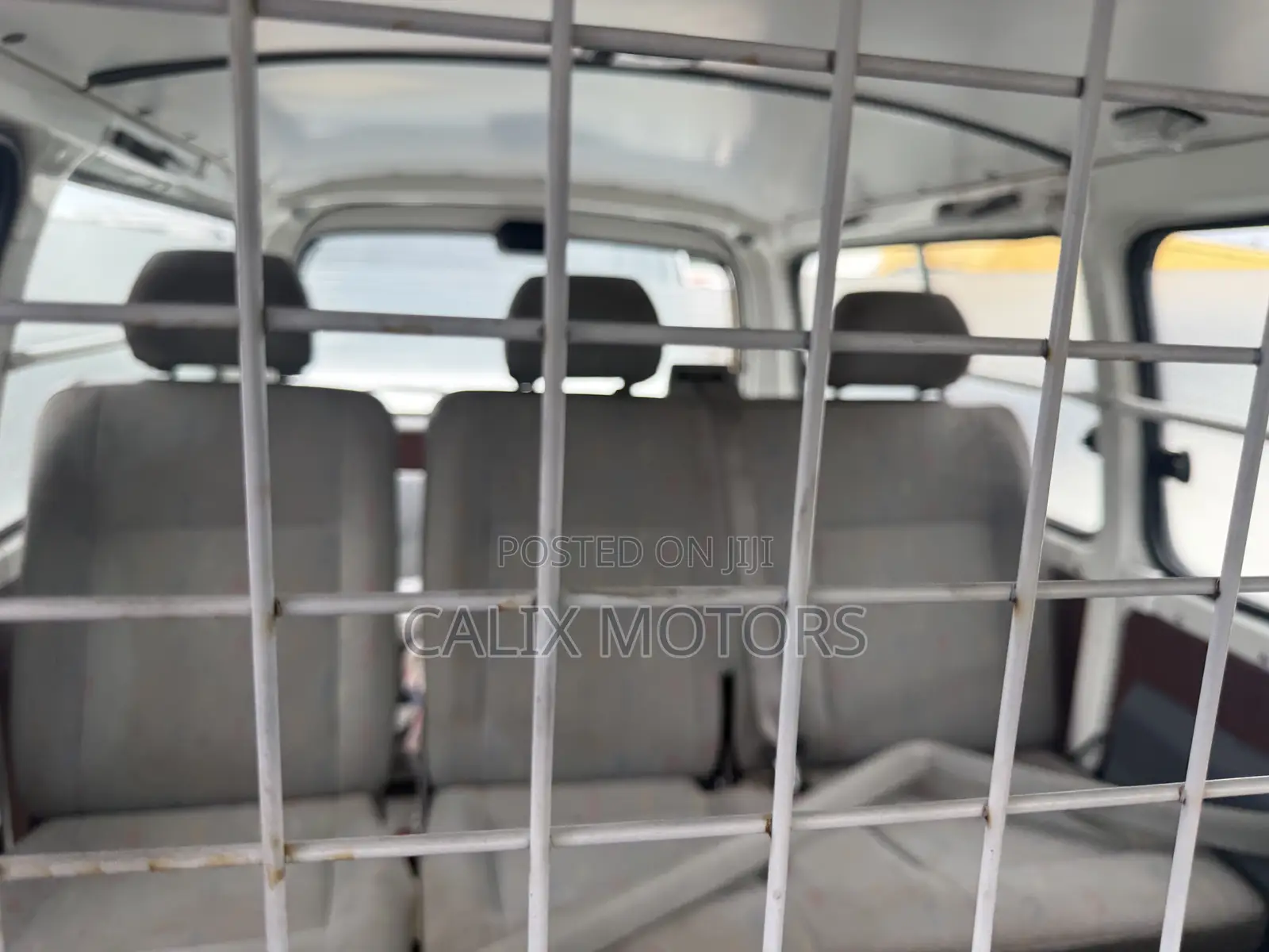 Toyota HiAce 2006 White