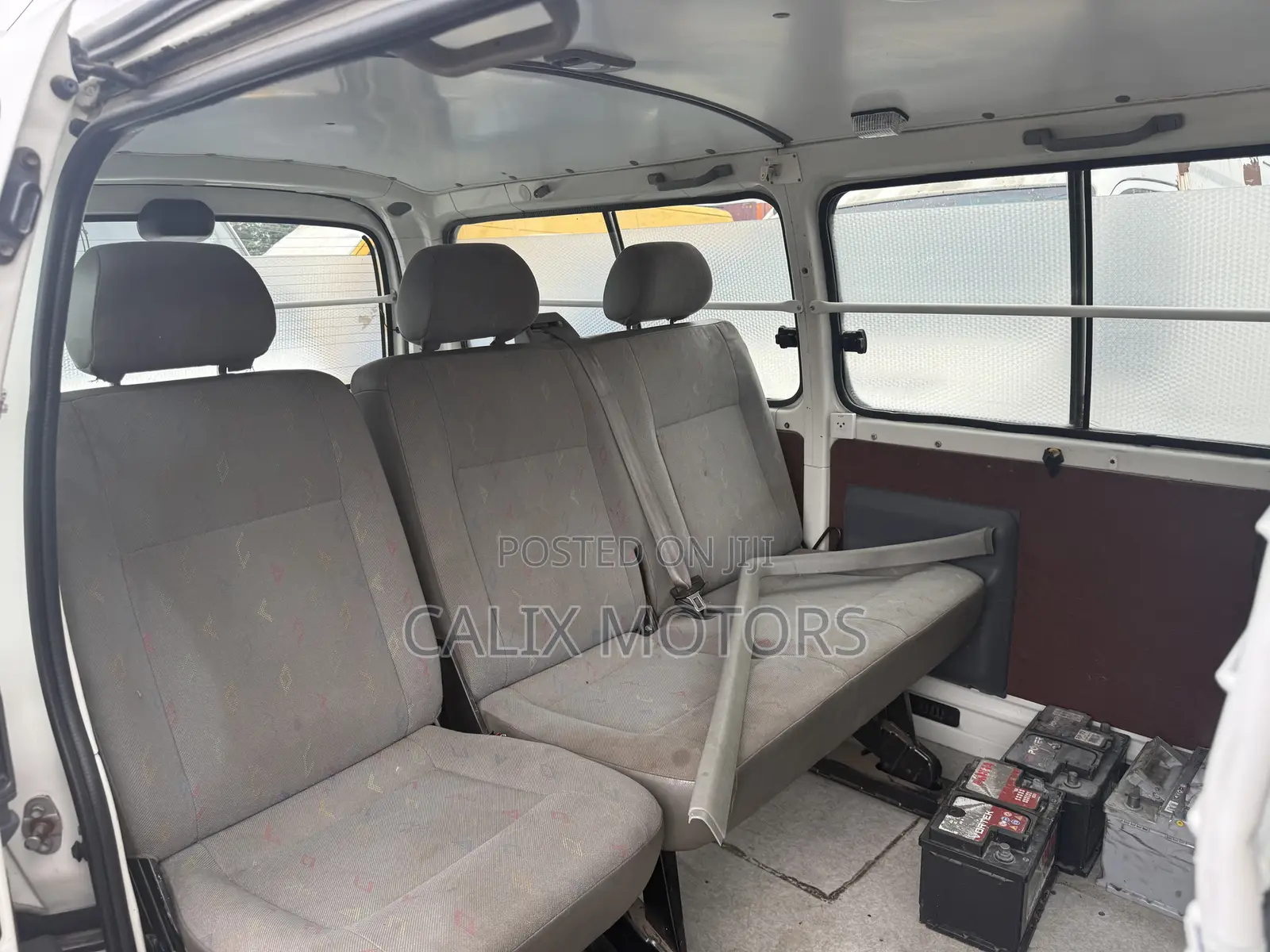 Toyota HiAce 2006 White