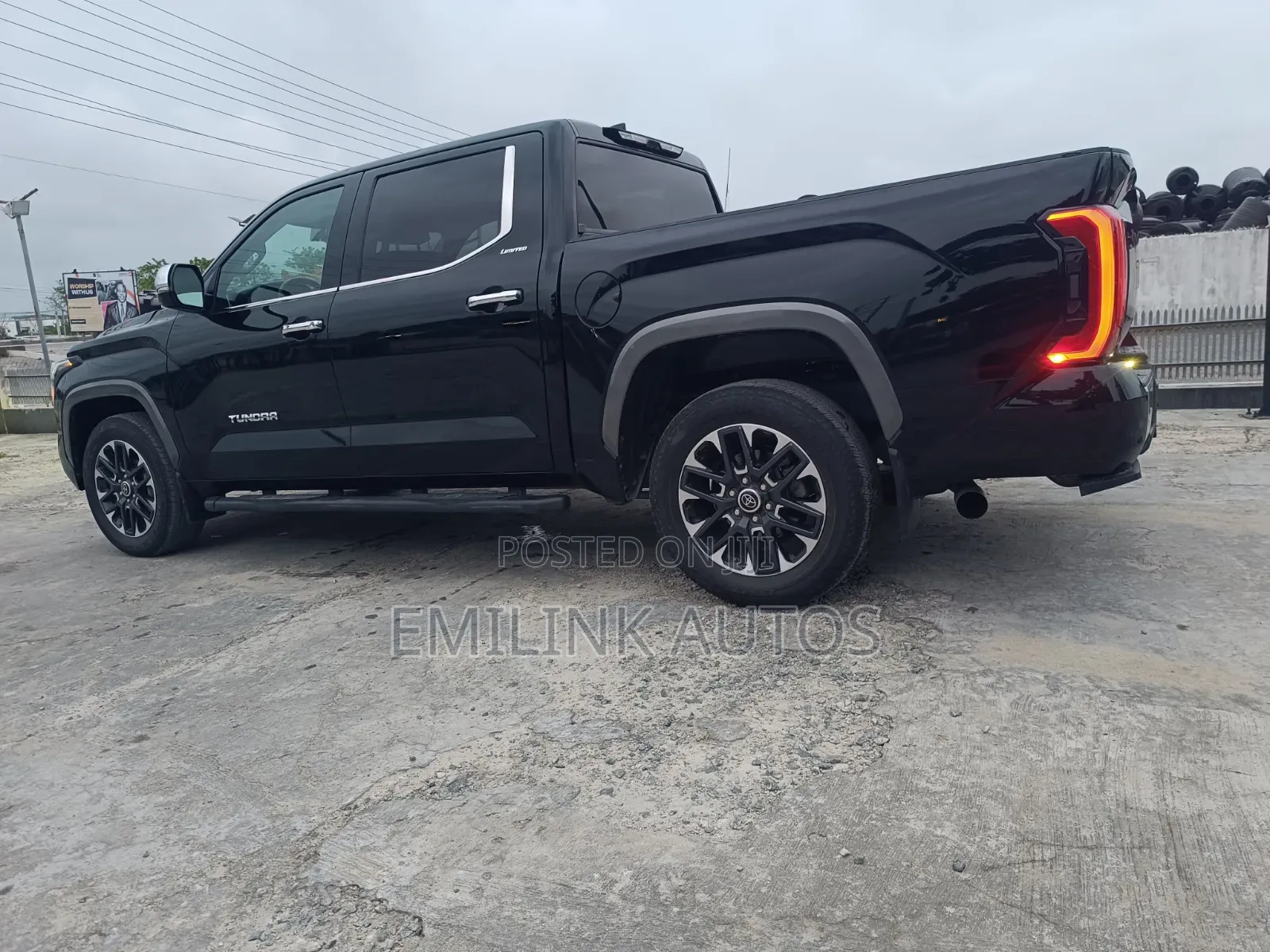 Toyota Tundra 2024 Black
