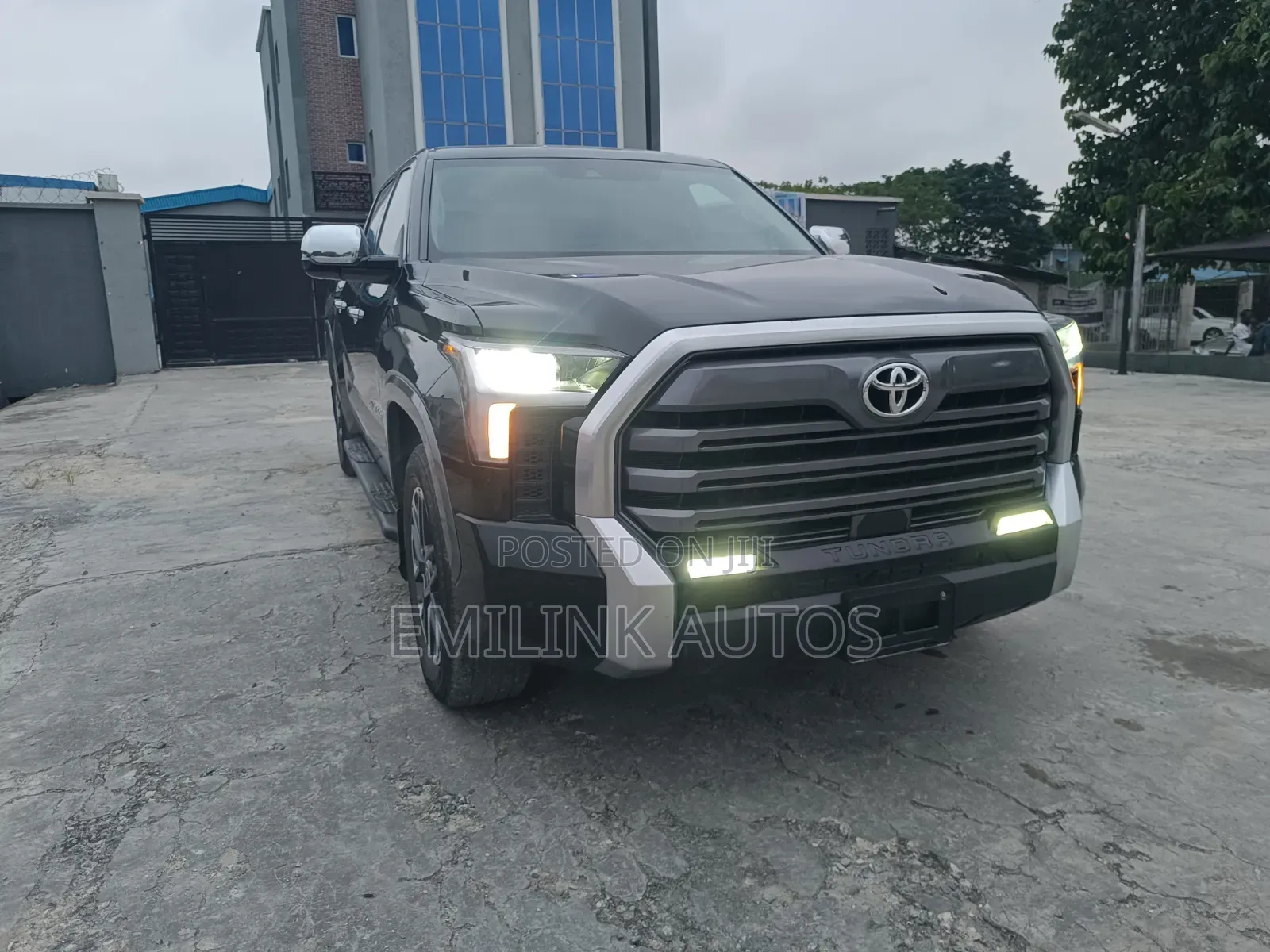 Toyota Tundra 2024 Black