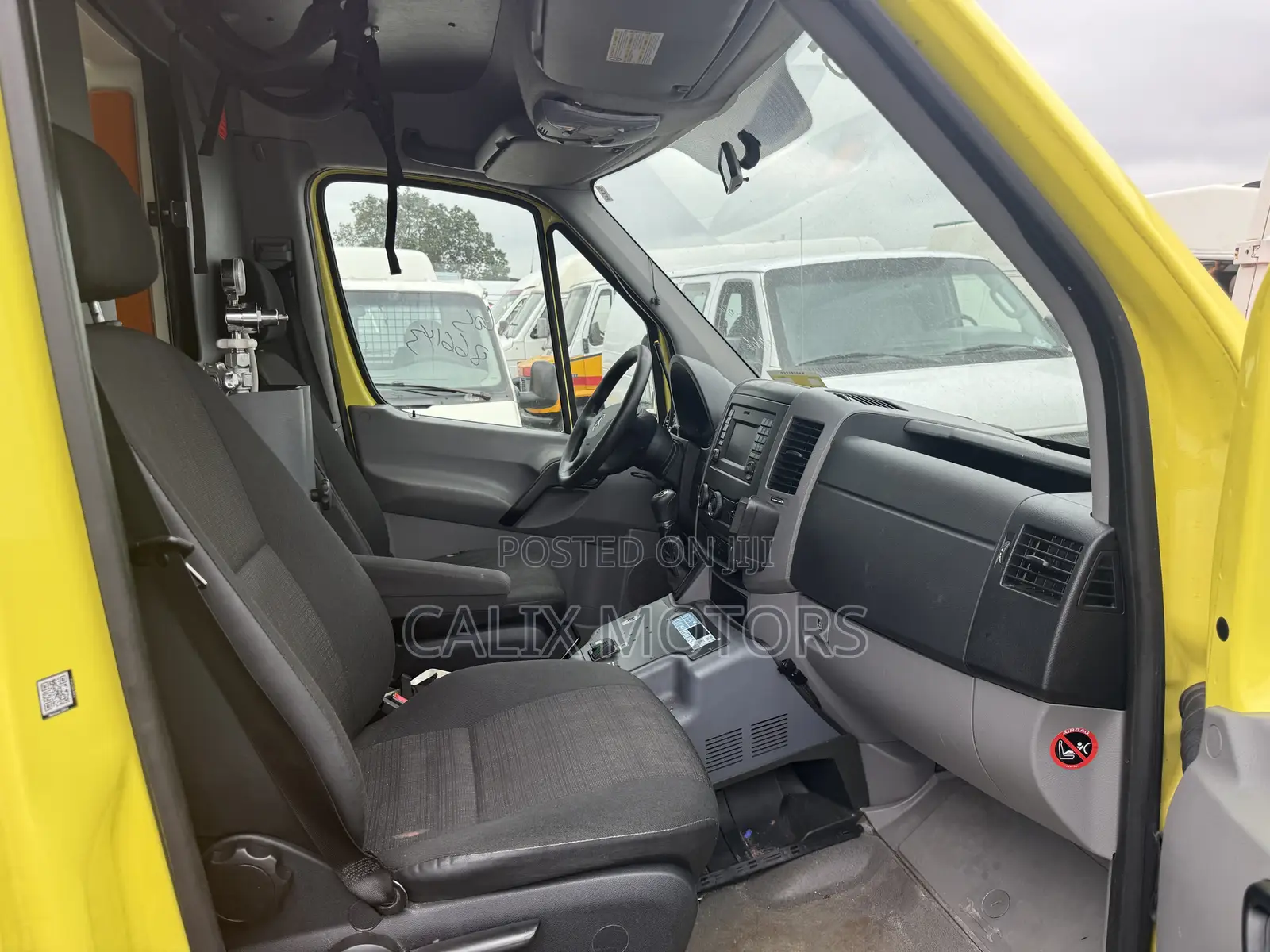 Mercedes-Benz Sprinter 2018 Yellow