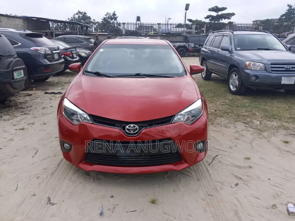 Toyota Corolla 2015 Red