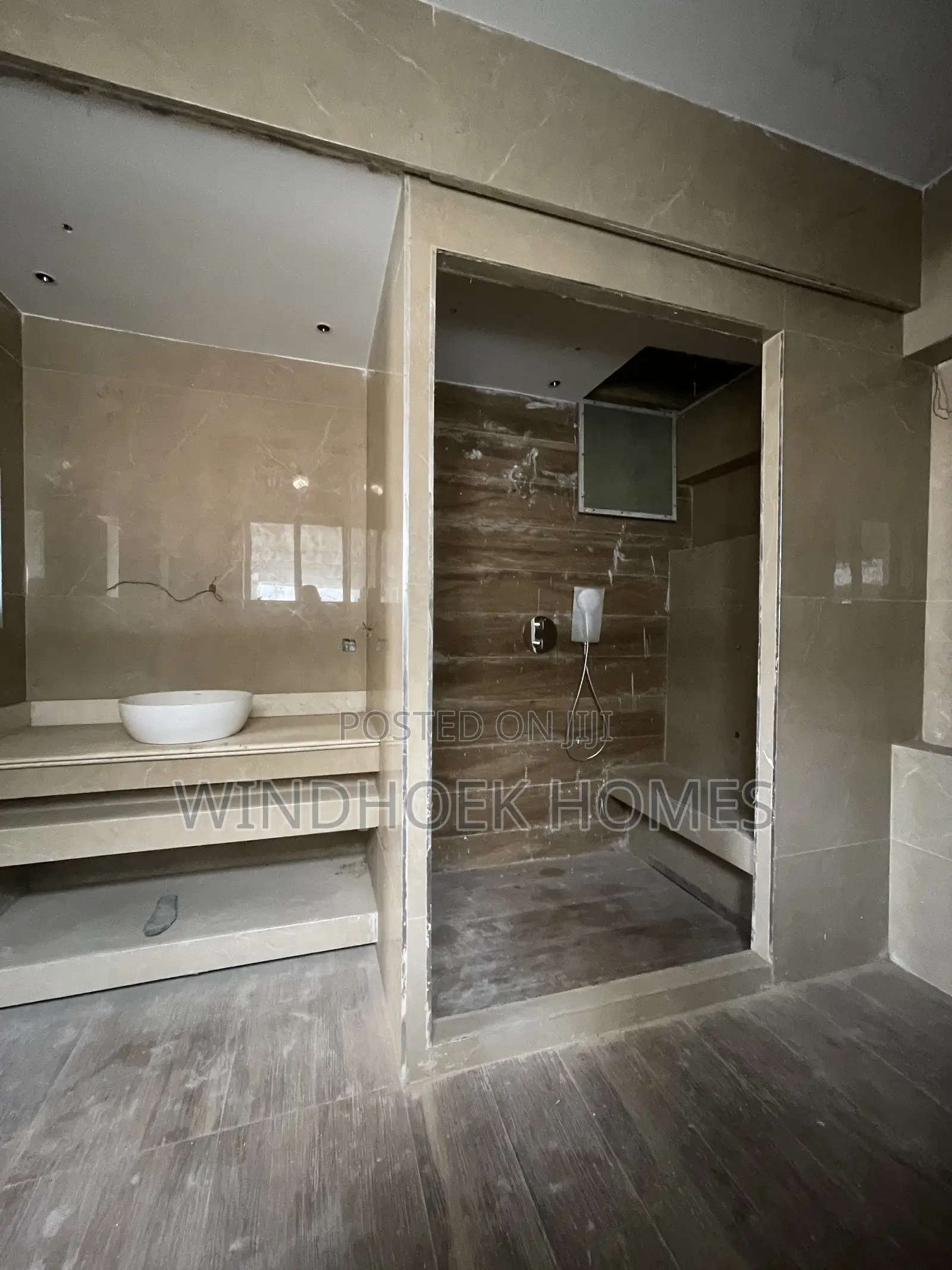 5bdrm Duplex in Mabushi for sale